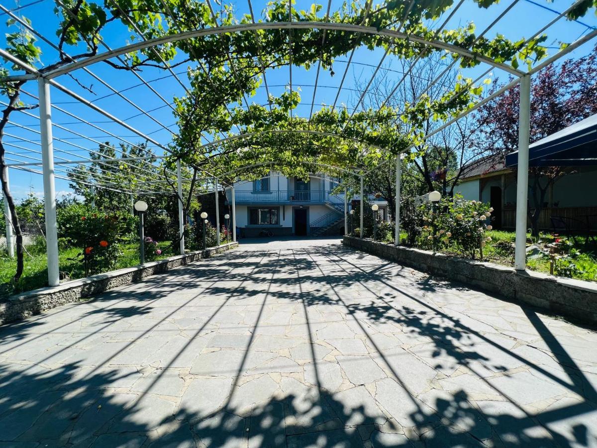Big House Hotel Tbilisi Exterior photo